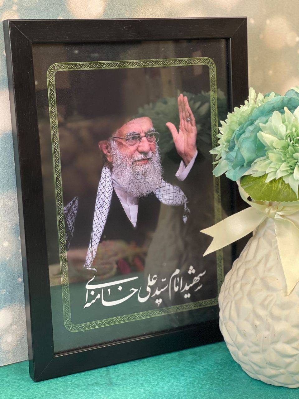قاب عکس رهبرشهید